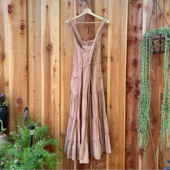 Tan Button-Front Tiered Pinafore Midi Dress 🌿 - Picture 10 of 14